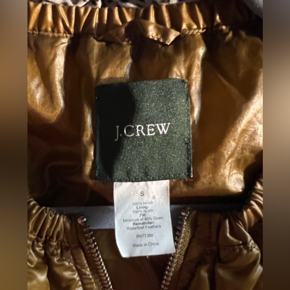 JCREW down lightweight cropped padded vest. Small. Worn once. Brown olive. - Picture 3 of 3